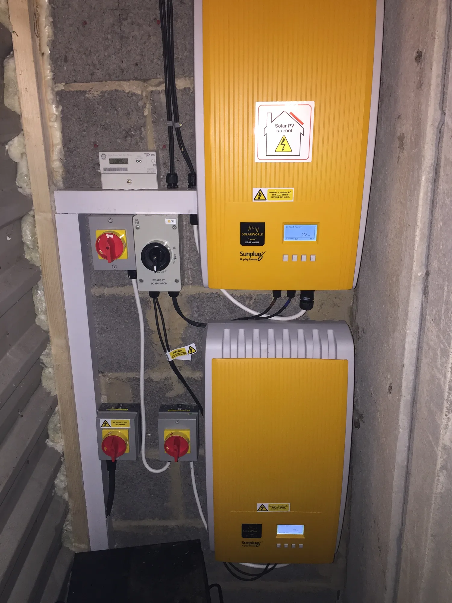 Wall-mounted solar inverter units